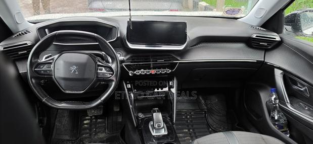 Peugeot 2008 2022 White