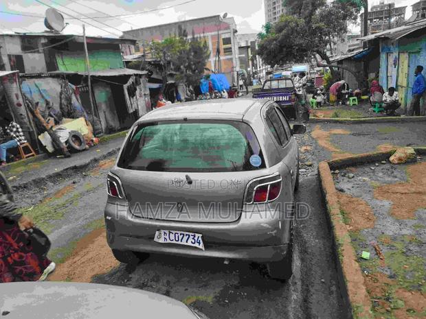 Toyota Vitz 2001 Gray