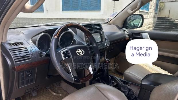 Toyota Land Cruiser Prado 2010 Black