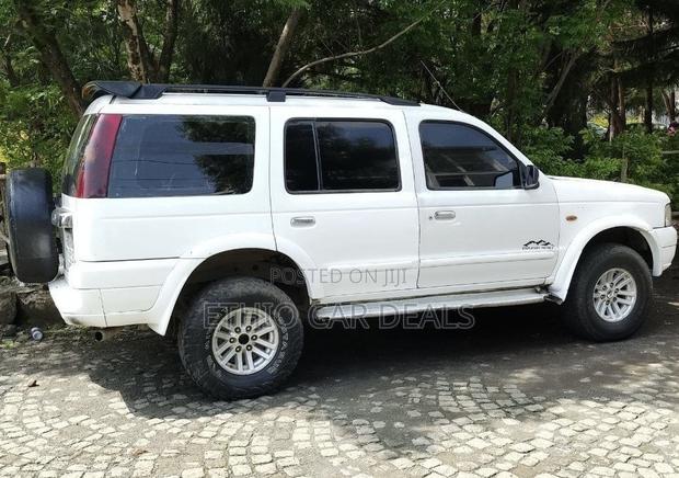 Ford Everest 2006 White