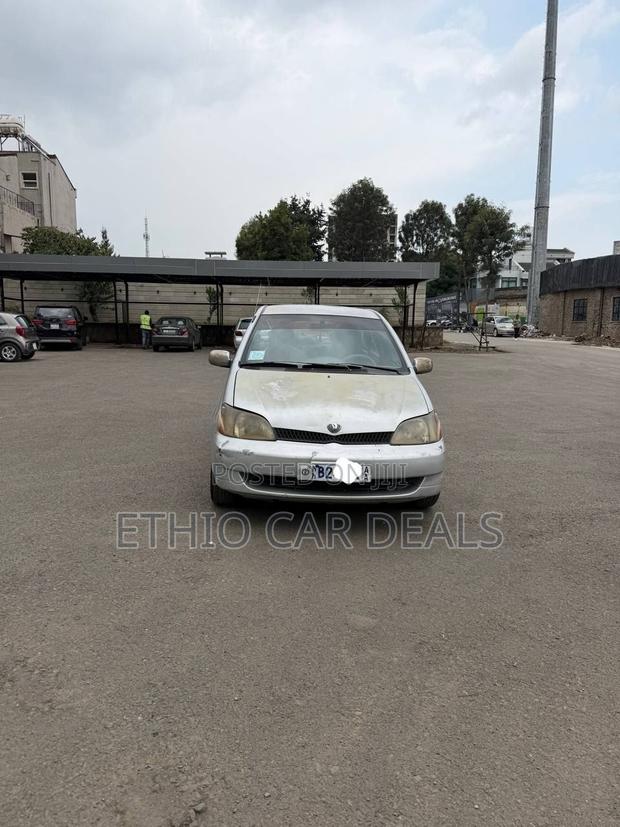 Toyota Platz 2005 Silver