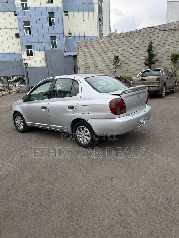 Toyota Platz 2005 Silver
