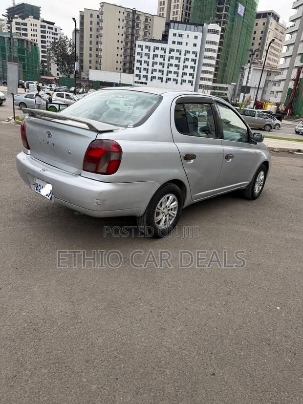 Toyota Platz 2005 Silver