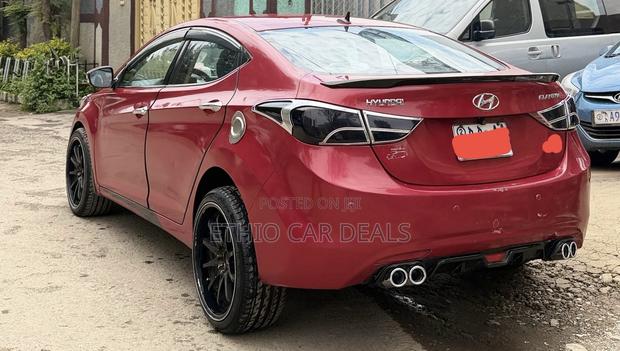 Hyundai Elantra 2012 Red