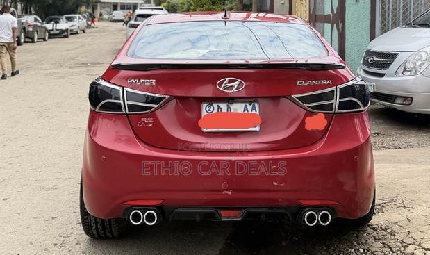 Hyundai Elantra 2012 Red