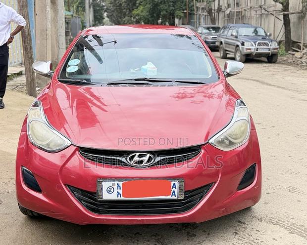Hyundai Elantra 2012 Red