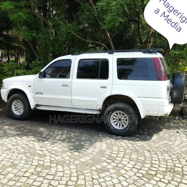 Ford Everest 2006 White