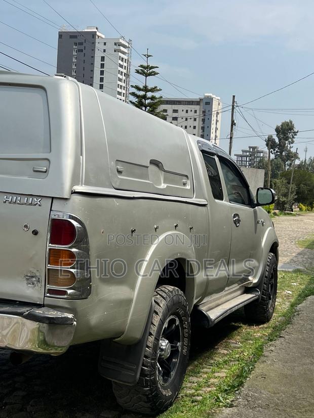Toyota Hilux 2010 Silver