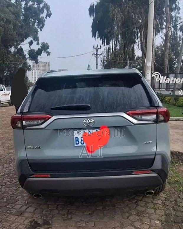 Toyota RAV4 2021 Green