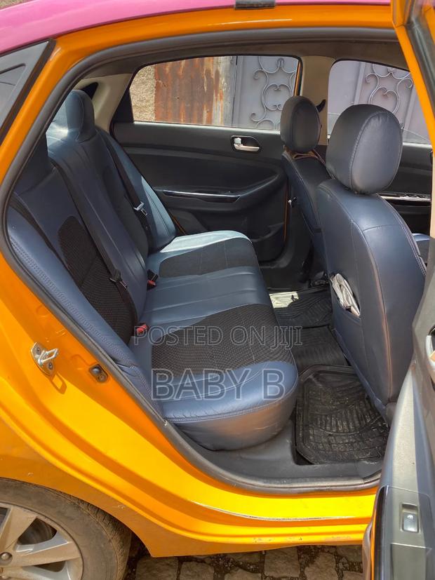 JAC J4 2019 Yellow