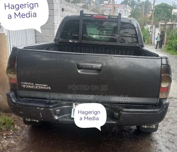 Toyota Tacoma 2008 Gray