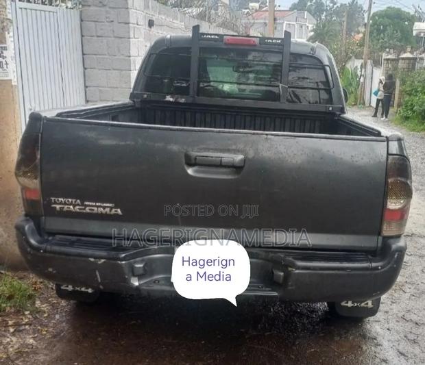 Toyota Tacoma 2008 Gray