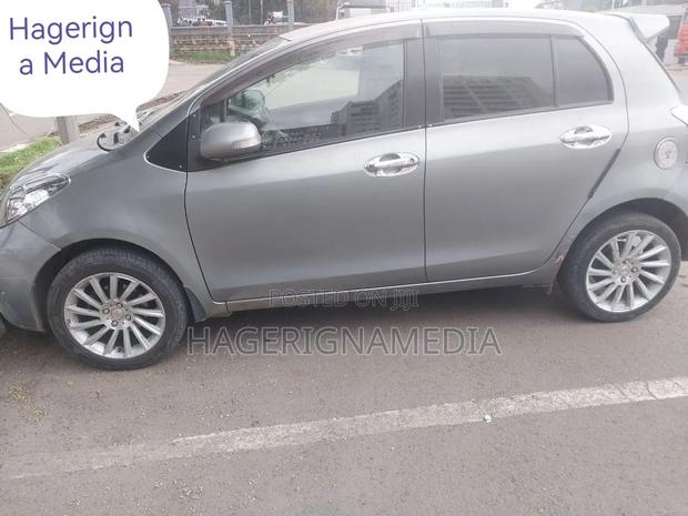 Toyota Yaris 2010 Silver