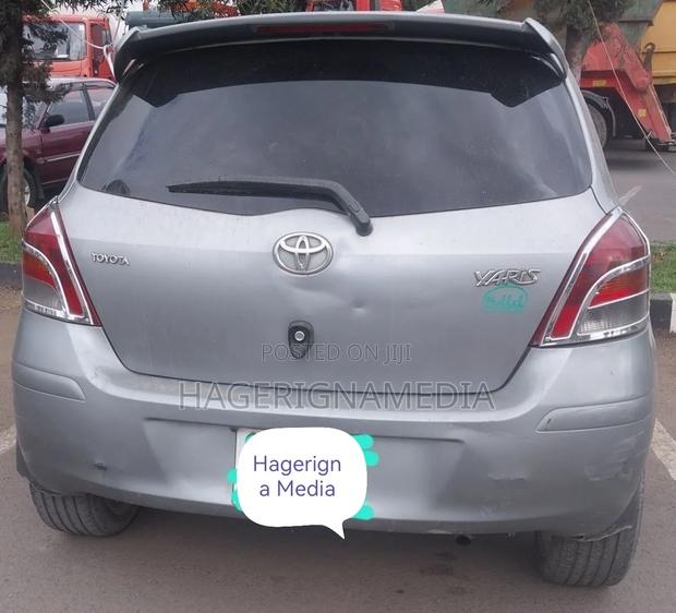 Toyota Yaris 2010 Silver
