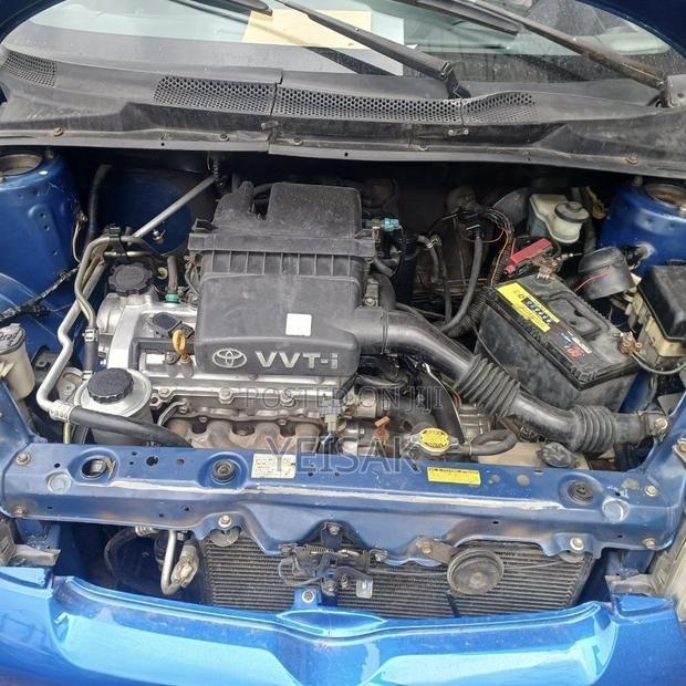 Toyota Vitz 2002 Blue