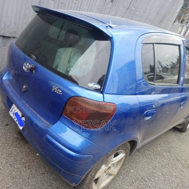 Toyota Vitz 2002 Blue