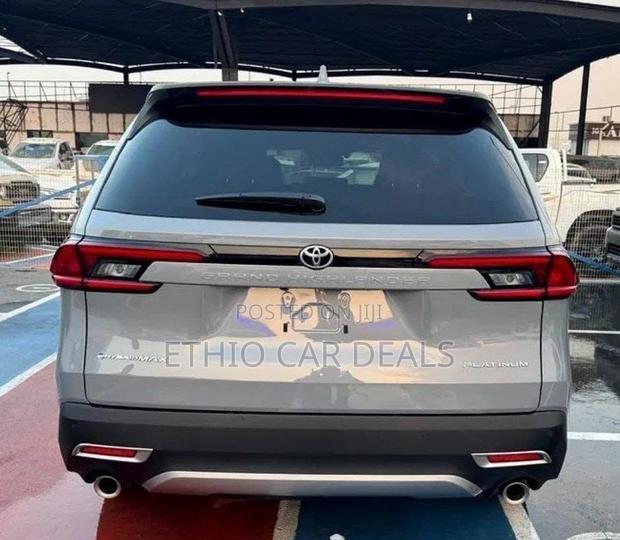 Toyota Grand Highlander Hybrid 2025 Beige