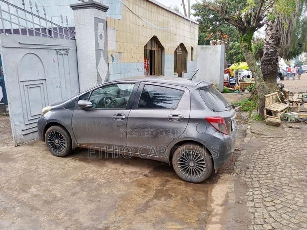 Toyota Yaris 2012 Black