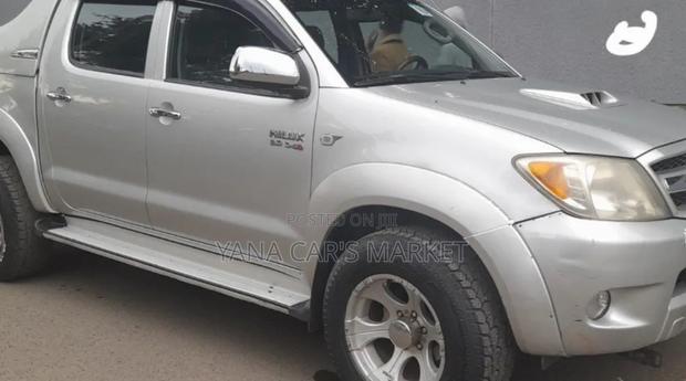 Toyota Hilux 2010 Silver