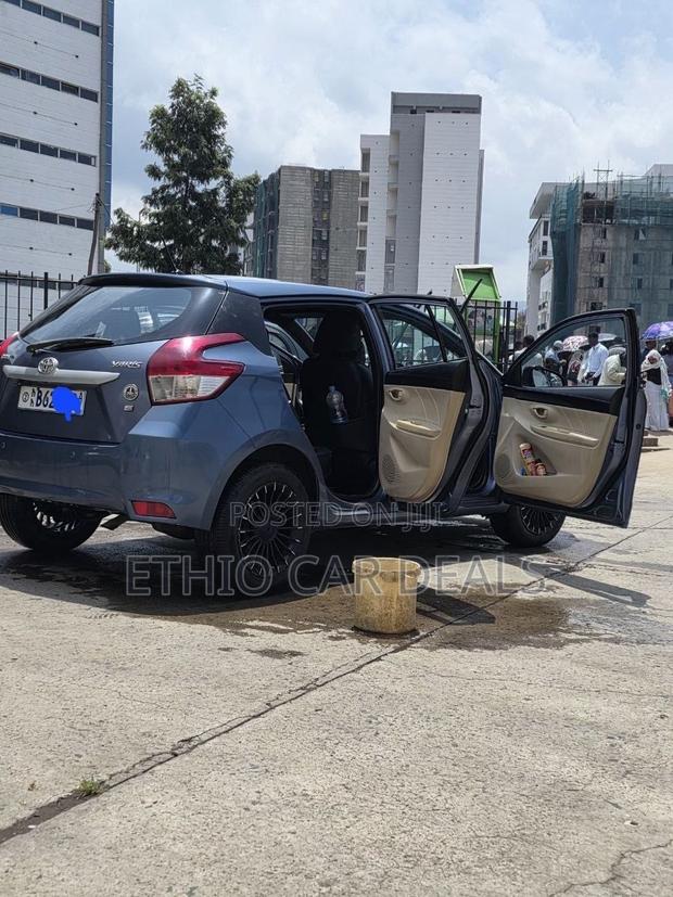 Toyota Yaris 2013 Blue