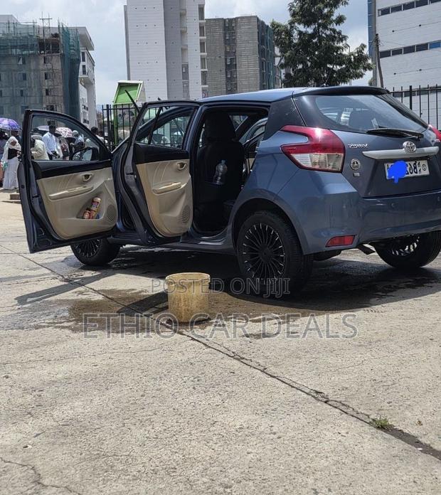Toyota Yaris 2013 Blue