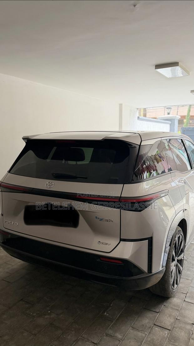Toyota bZ3 2025 White
