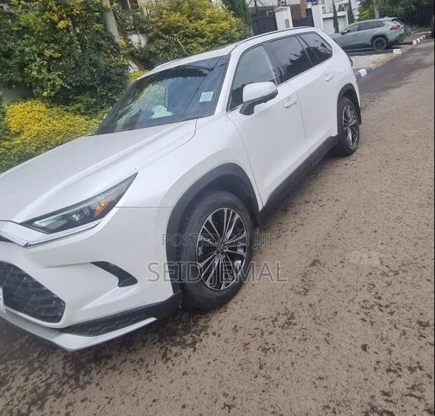 Toyota Grand Highlander Hybrid 2025 Off white