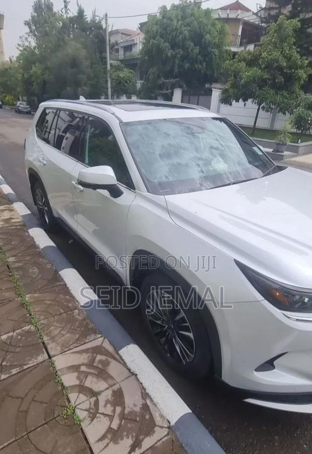 Toyota Grand Highlander Hybrid 2025 Off white