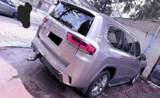 Toyota Land Cruiser 2022 Gold