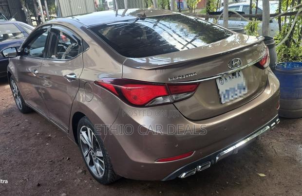 Hyundai Elantra 2014 Brown