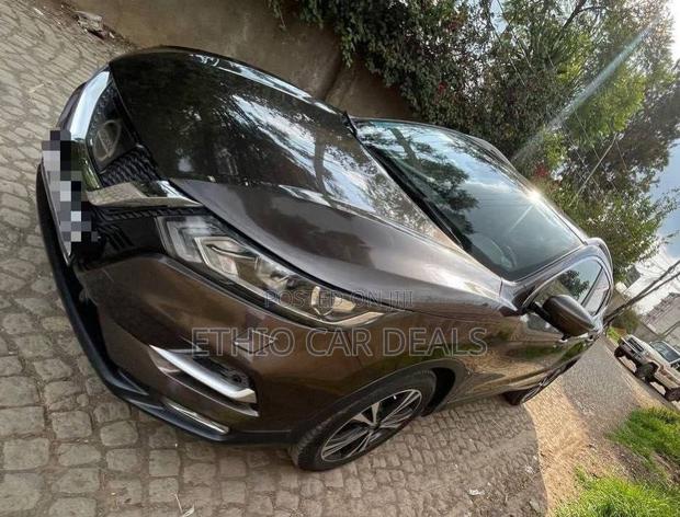 Nissan Qashqai 2018 Brown