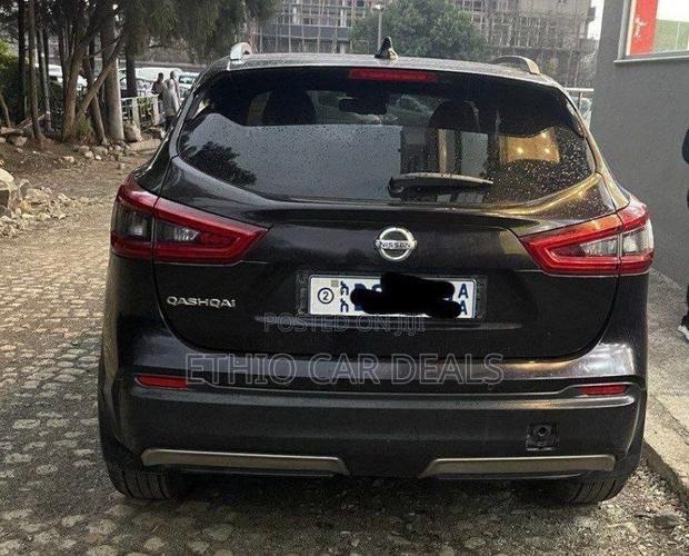 Nissan Qashqai 2018 Brown