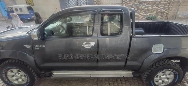 Toyota Hilux 2008 Gray