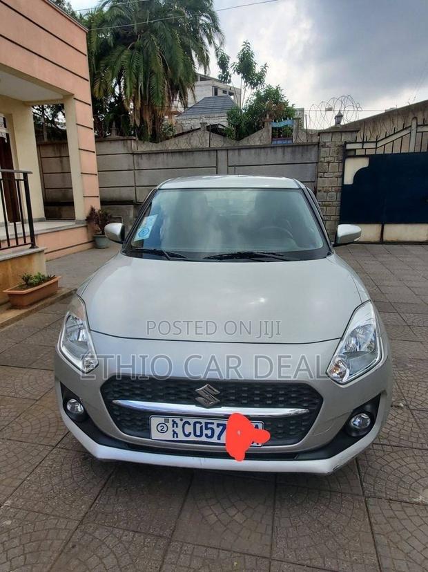 Suzuki Swift 2022 Silver