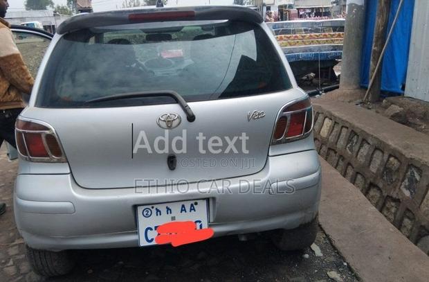 Toyota Vitz 2004 Silver