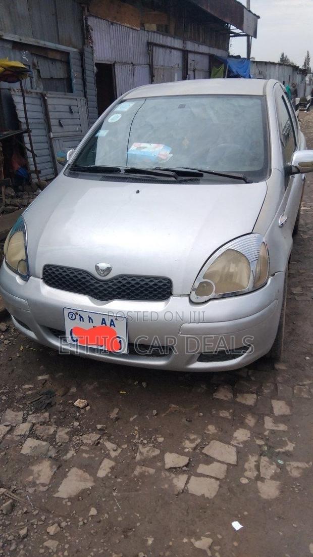 Toyota Vitz 2004 Silver