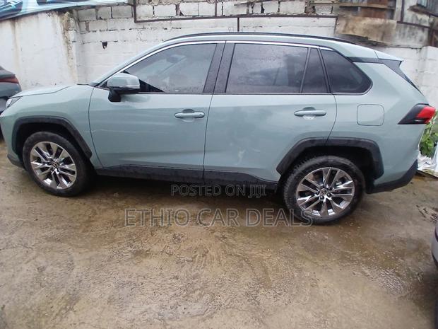 Toyota RAV4 2024 Green