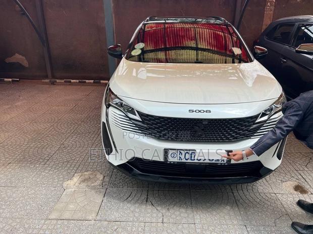 Peugeot 5008 2022 White