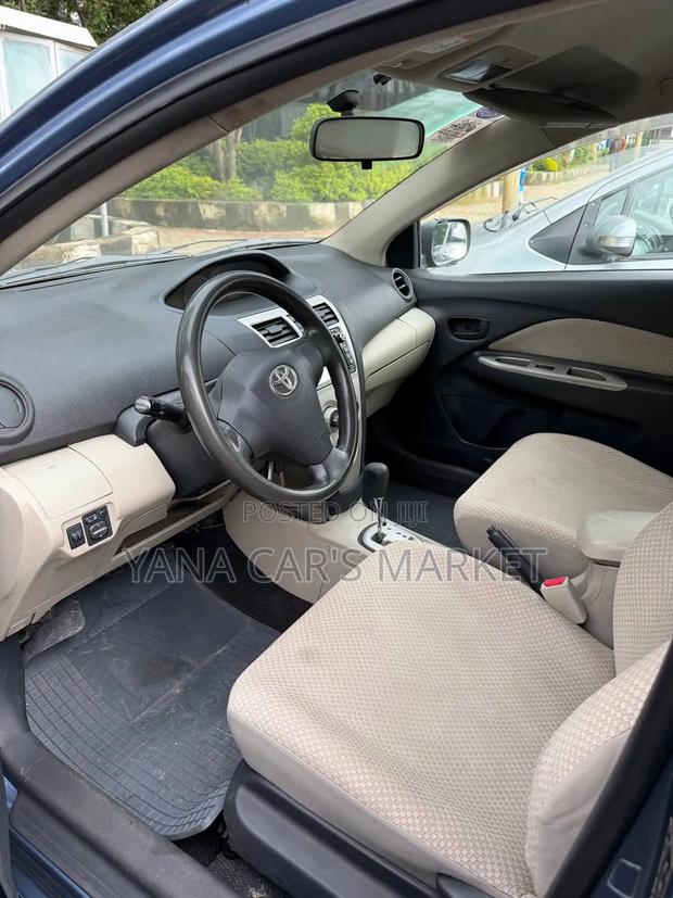 Toyota Belta 2007 Blue