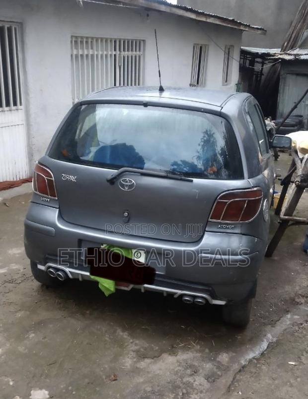 Toyota Vitz 2005 Gray