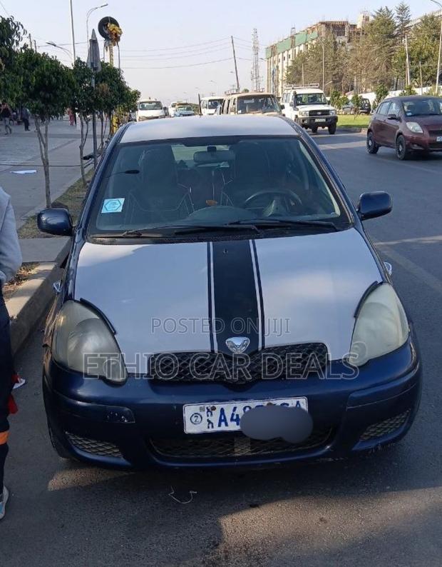 Toyota Vitz 2004 Blue