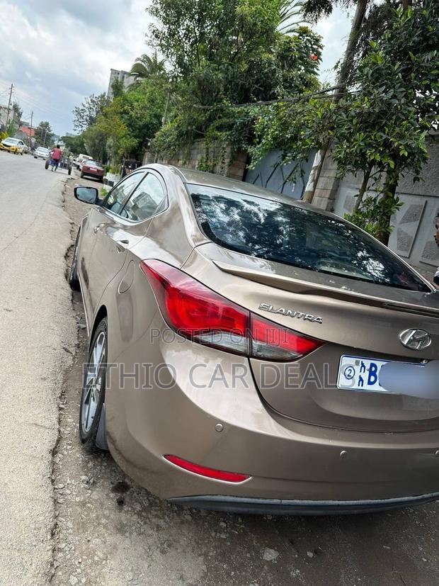 Hyundai Elantra 2015 Brown