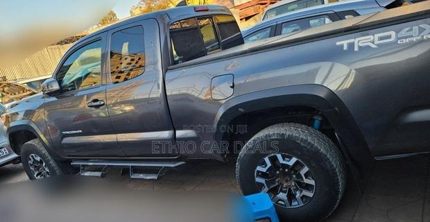 Toyota Tacoma 2018 Black
