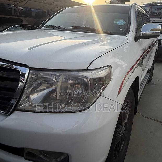 Toyota Land Cruiser 4.5 V8 GX-R 2012 White