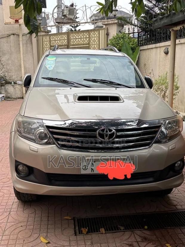 Toyota Fortuner 2012 Blue