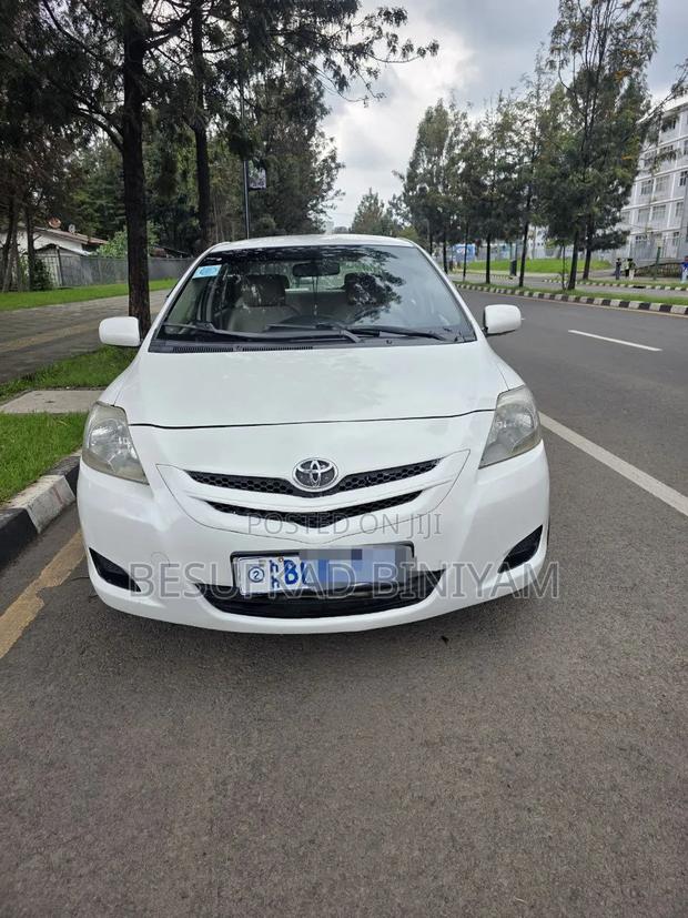Toyota Yaris 2008 White