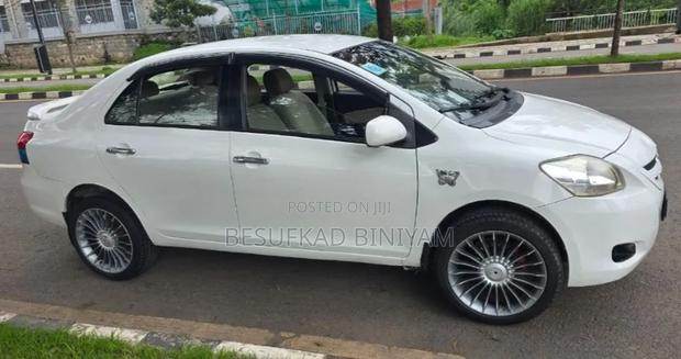 Toyota Yaris 2008 White