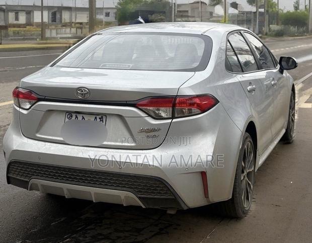 Toyota Corolla 2022 Silver