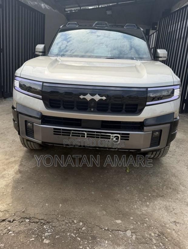 BYD Leopard 8 2.0 Hybrid AWD 2025