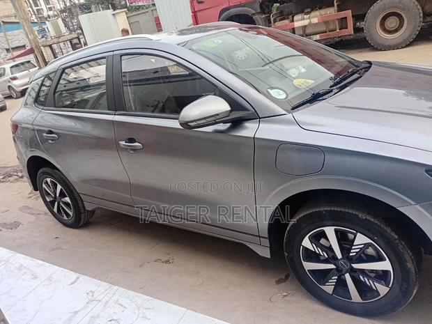 BYD E2 43 kWh 94 hp FWD 2023 Gray